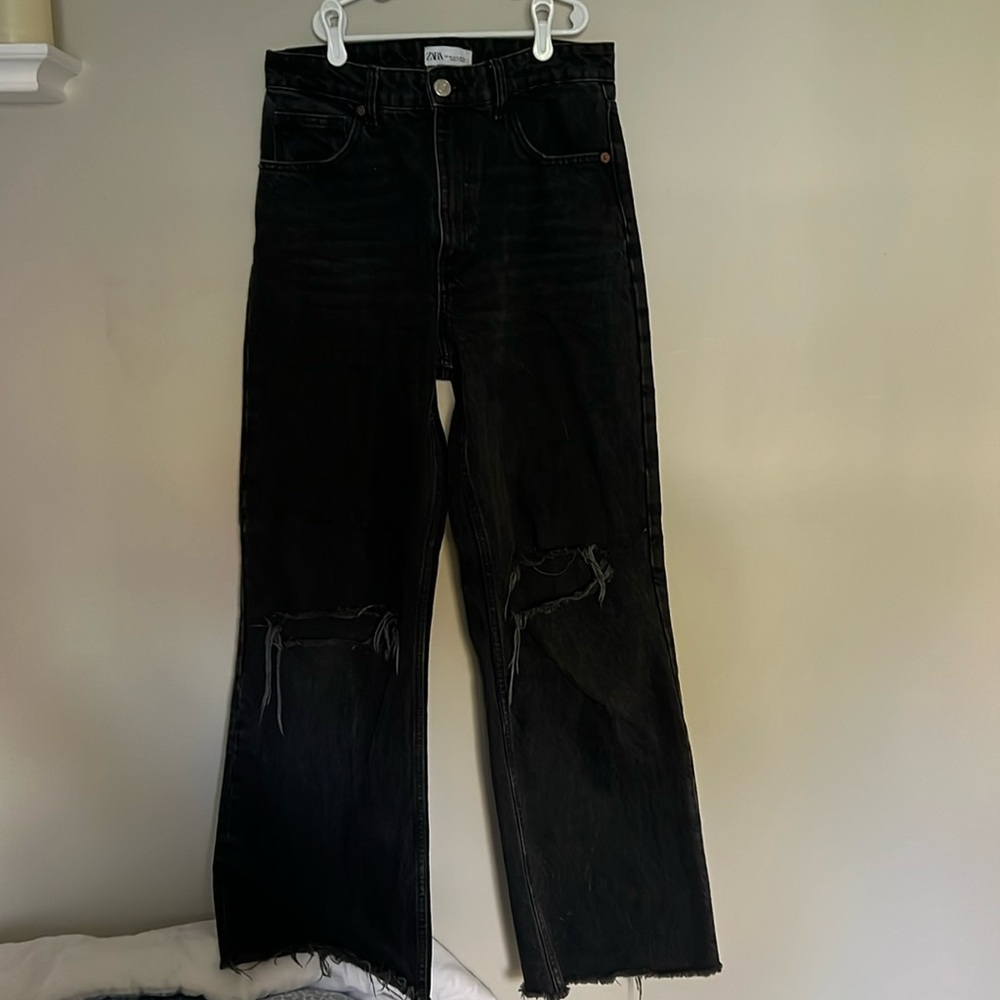high rise black wide leg zara jeans, 29" inseam, frayed ankles